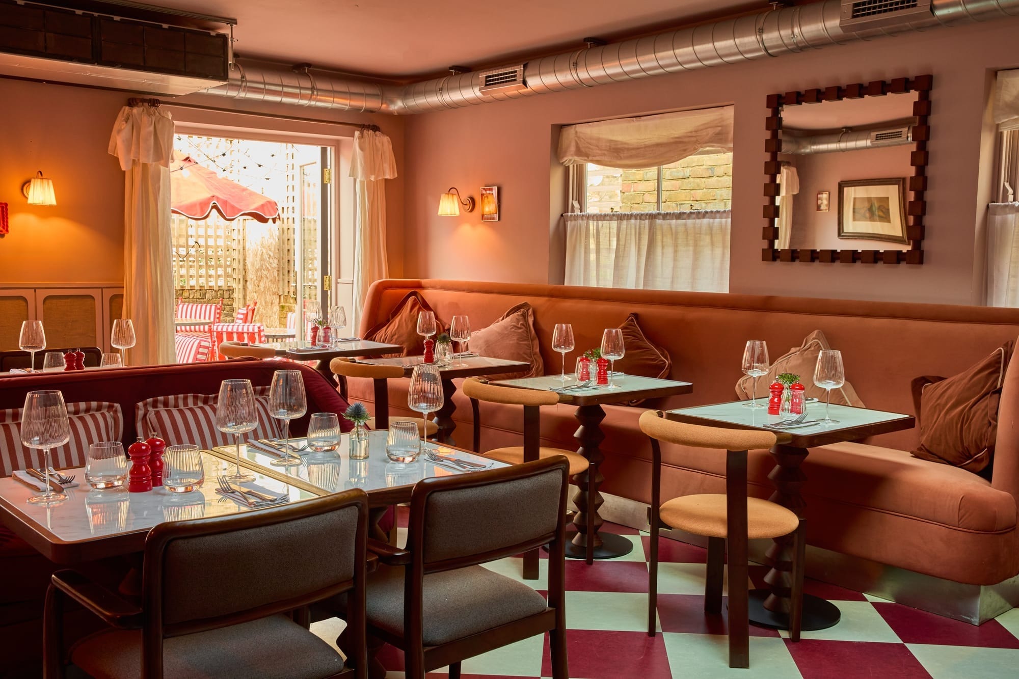 I'd take those glasses home. Photo: Willy's