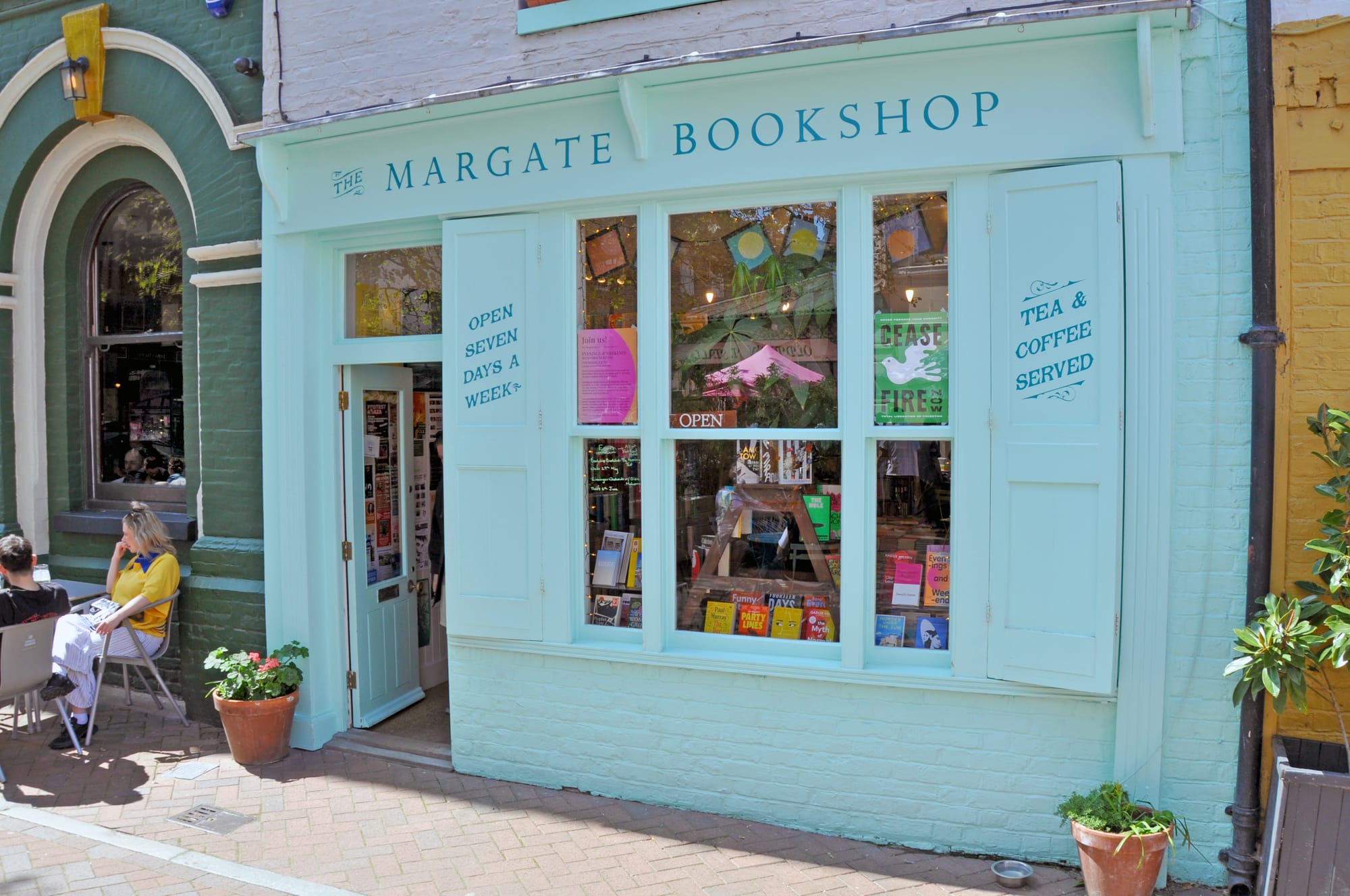 News and things to do: Drag classes, wild life drawing, costume sell-off Post image