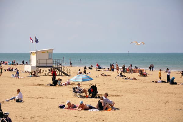 News Blast: Thanet beaches head into summer with Blue Flag Awards